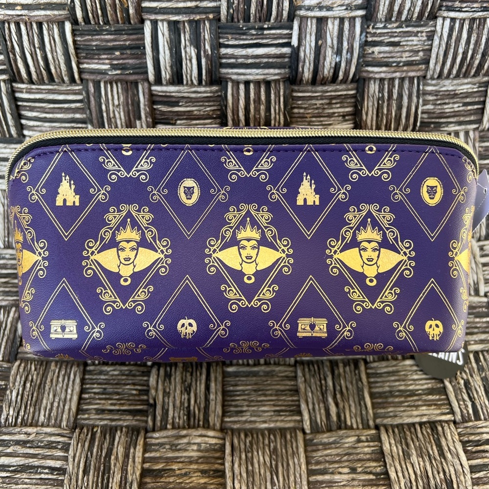 Bath & Body Works Disney Villians Evil Queen Cosmetic Bag - Picture 2 of 7